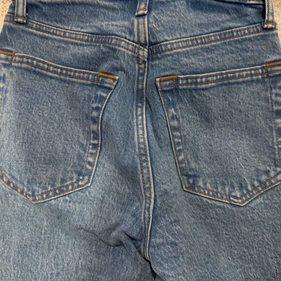 Abercrombie & Fitch The 90s Straight Ultra High Rise - Short - Picture 11 of 11